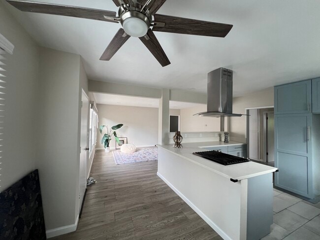 Foto del edificio - 15430 Freeman Ave