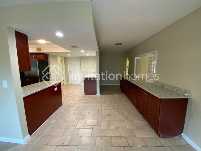 Foto del edificio - 232 Gleneagles Dr