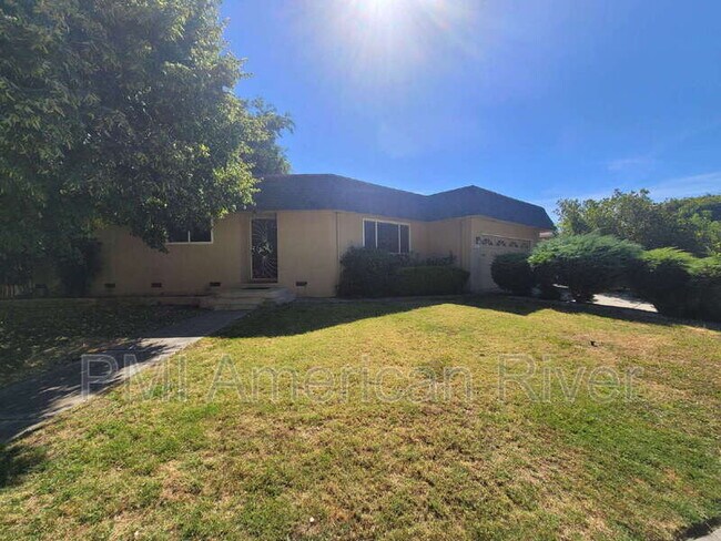 Photo - 977 Briarcrest Way House