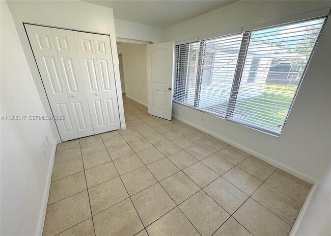 Foto del edificio - 1641 NW 24th Terrace