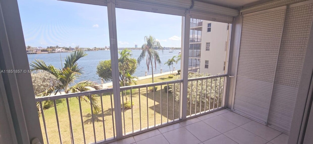 Foto principal - 3020 Marcos Dr