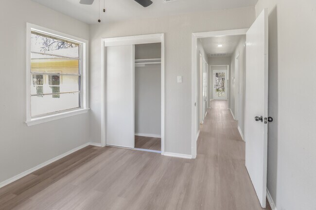 Foto del edificio - 7418 Wiley Rd