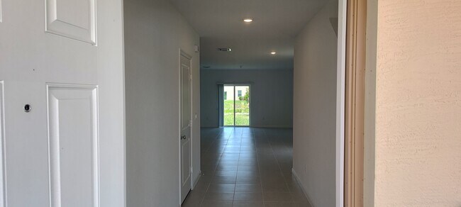 Foto del edificio - 798 Carlyle Way