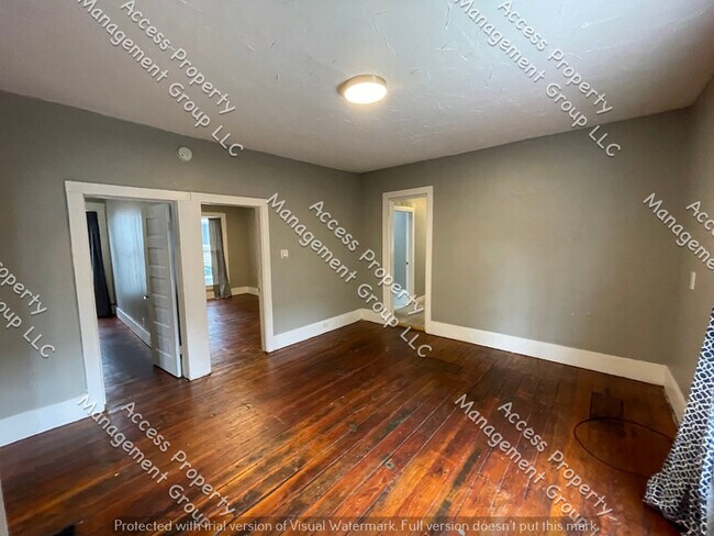 Foto del edificio - Close to Bridge St NW 3 Bedroom Duplex