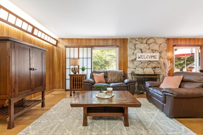 Foto del edificio - 530 Rockaway Beach Ave