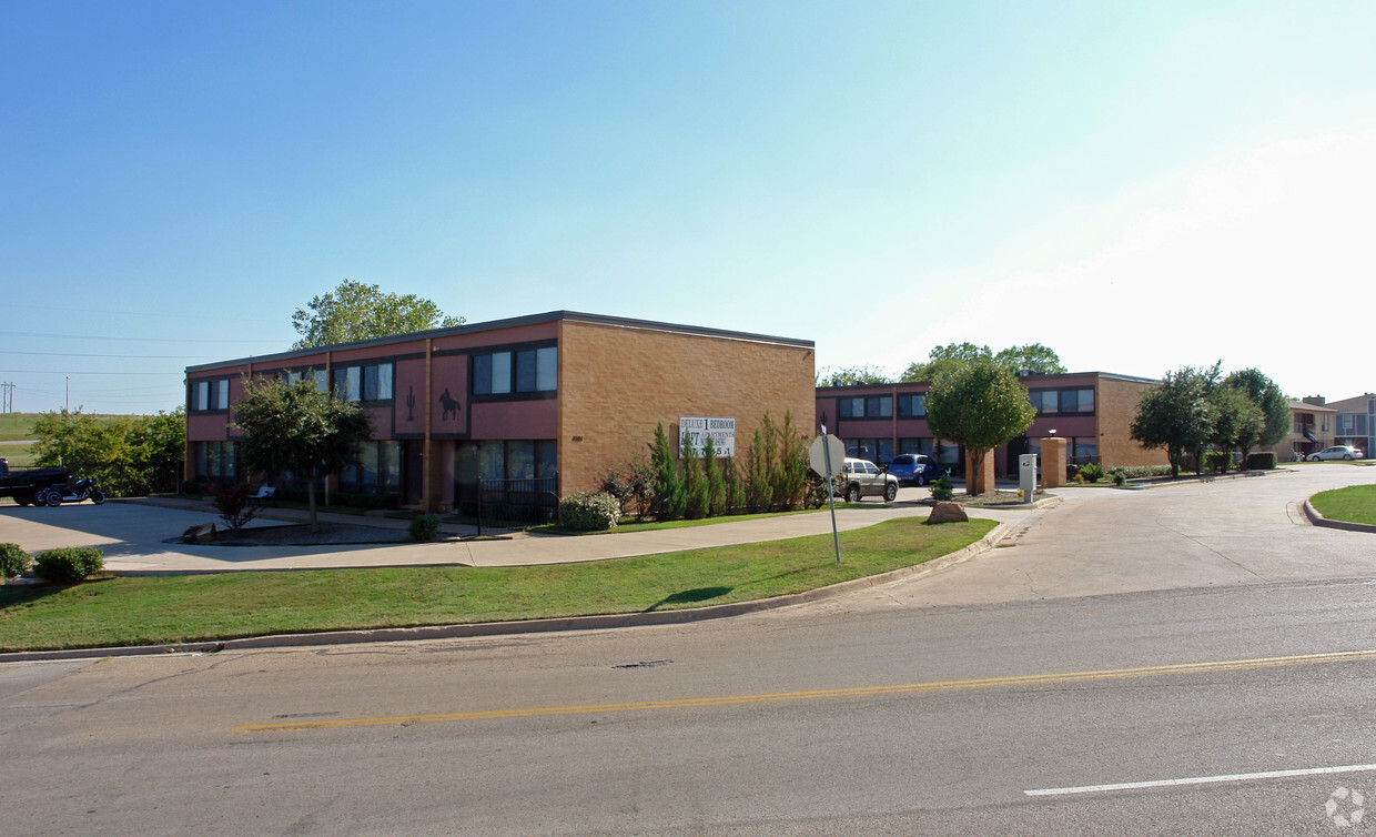 Primary Photo - Silver Creek Lofts