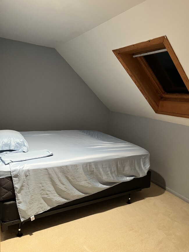 dormitorio - 636 Cliff St
