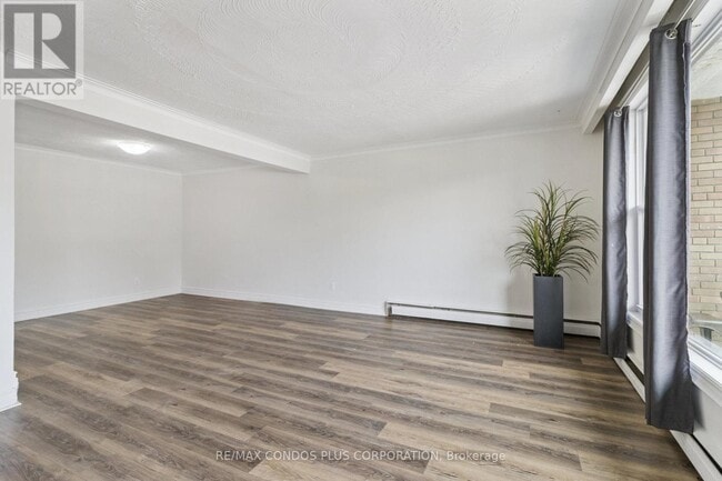 Building Photo - 449 Wilson Av