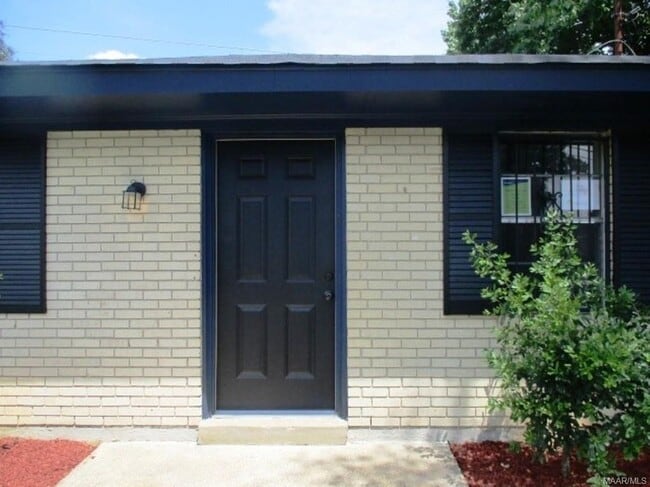 Building Photo - 4855 Delray Rd