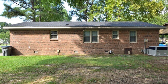 Building Photo - 112 Daniels Ave