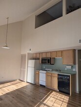 Building Photo - 540 Abby Ln