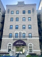 Building Photo - 1700 Webb St