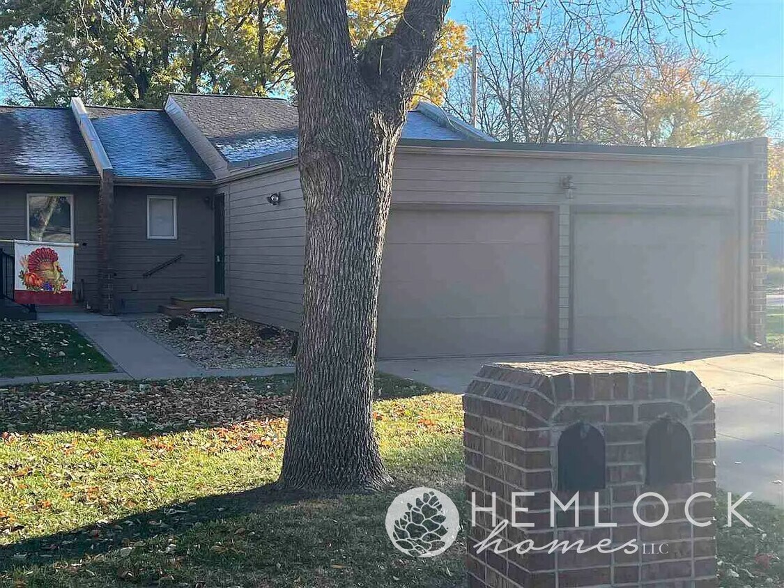 100 Hespe Dr Unit 100, Norfolk, NE 68701 Condo for Rent in Norfolk