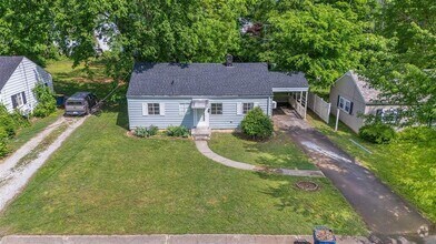 Building Photo - 813 Josephine St