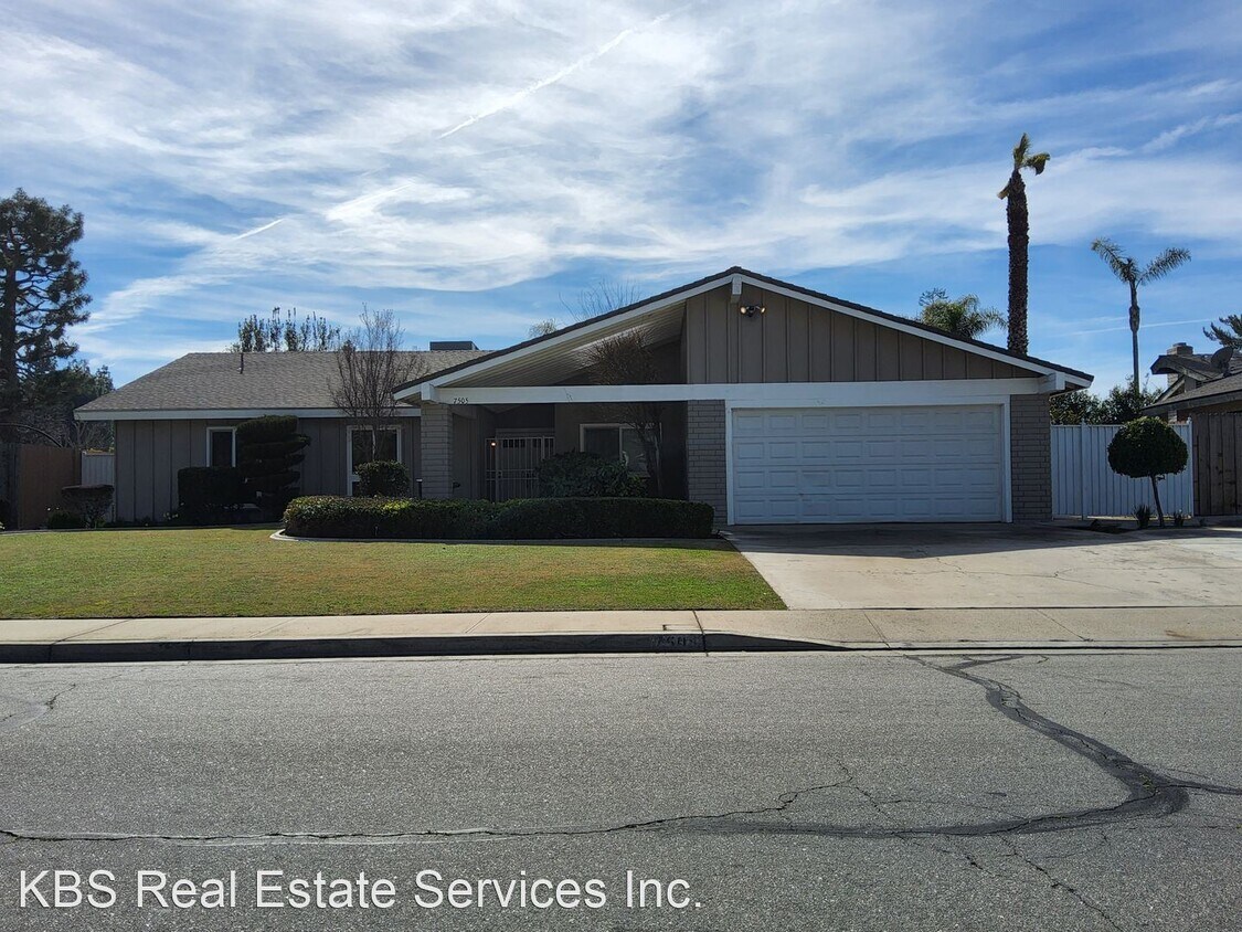 4 br, 2 bath House 7505 Branding Iron Ct House Rental in Bakersfield, CA