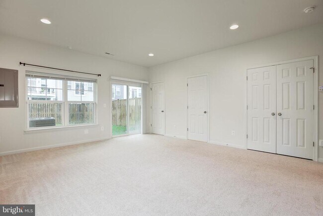 Building Photo - 114 Jitterbug Wy