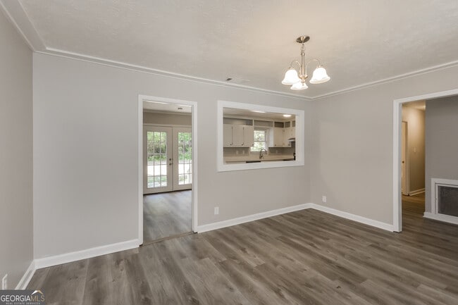 Building Photo - 883 Waterside Dr SE