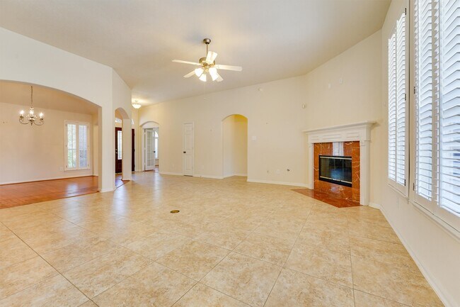 Foto del edificio - 26619 Summerbend Hollow Ln