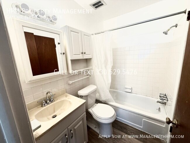 Foto del edificio - 885 Bryant Ave
