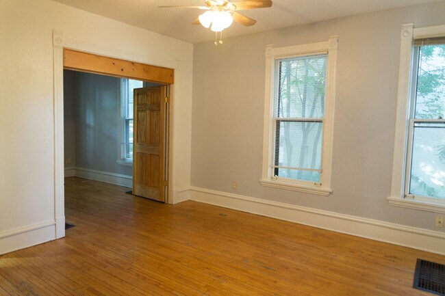 Foto del edificio - Prime 5 Bedroom in Dinkytown close to the ...