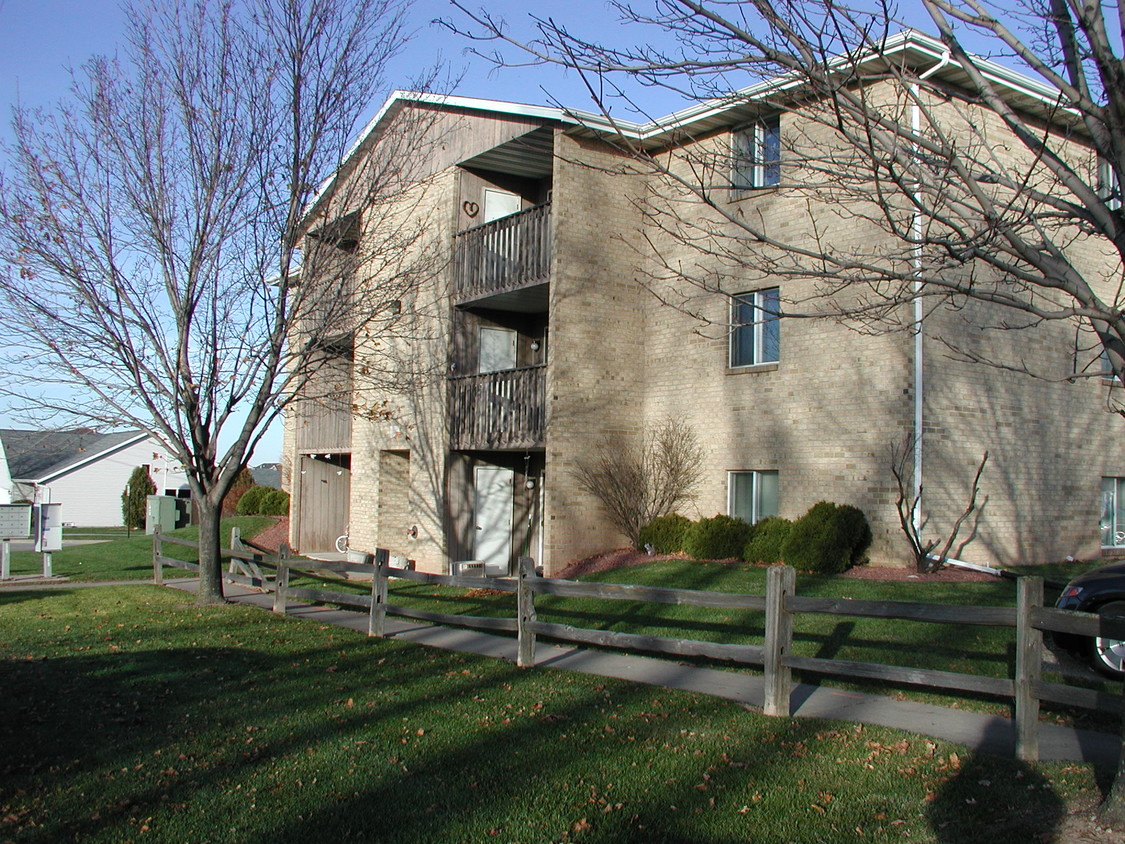 Primary Photo - 1400 Holland Rd