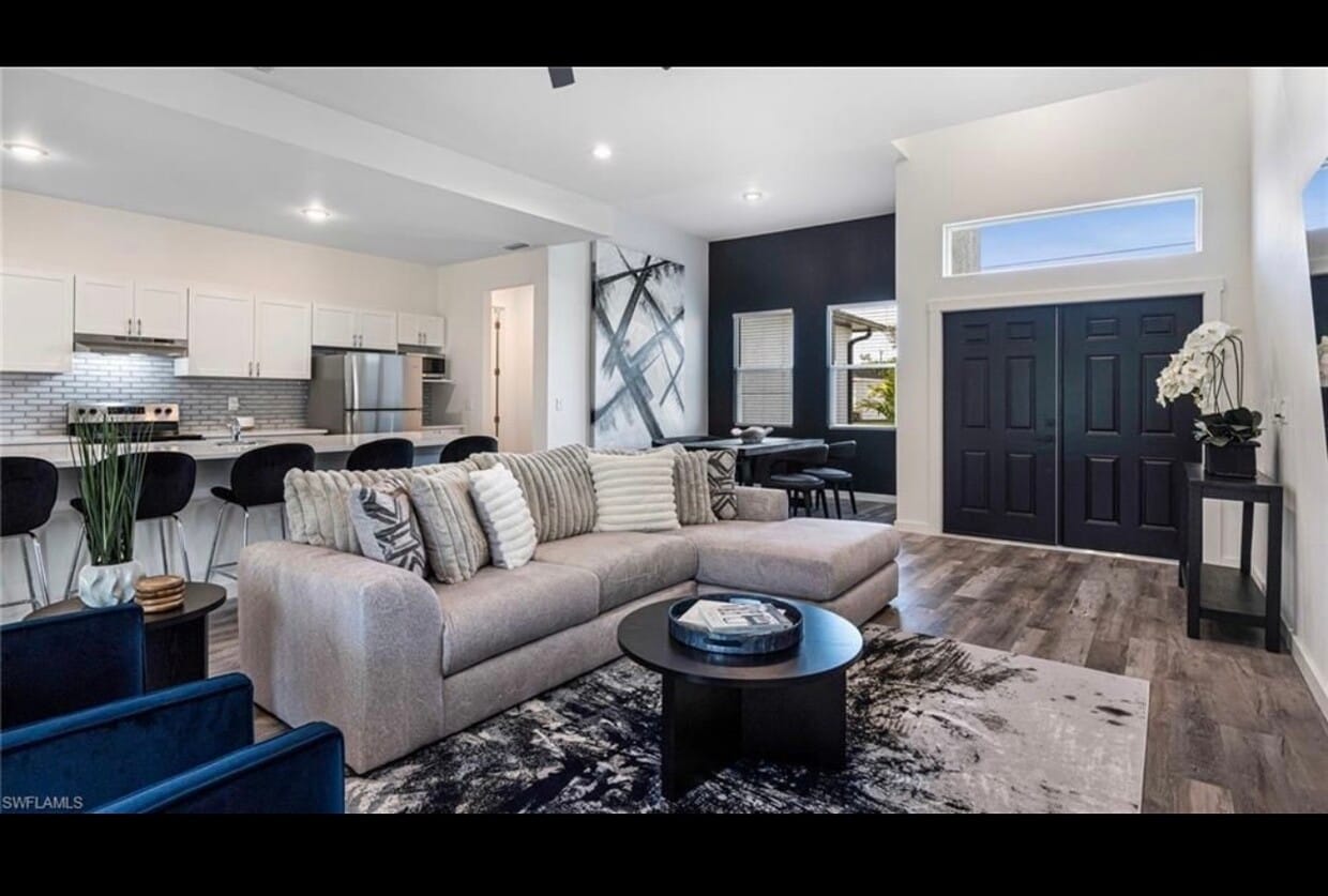 Primary Photo - 417 NW 3rd Ln