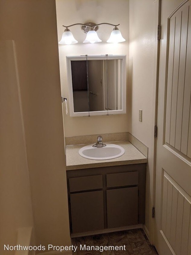 Building Photo - Studio, 1 bath House - 1331 High St Unit 7A