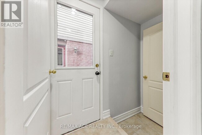 Building Photo - 836 Fetchison Dr