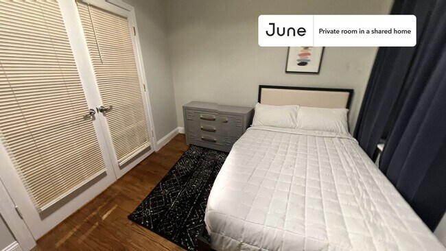Foto del edificio - Room in Shared 4 bed/1 bath home