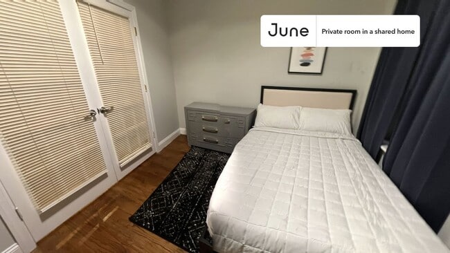 Building Photo - Room in Shared 4 bed/1 bath home