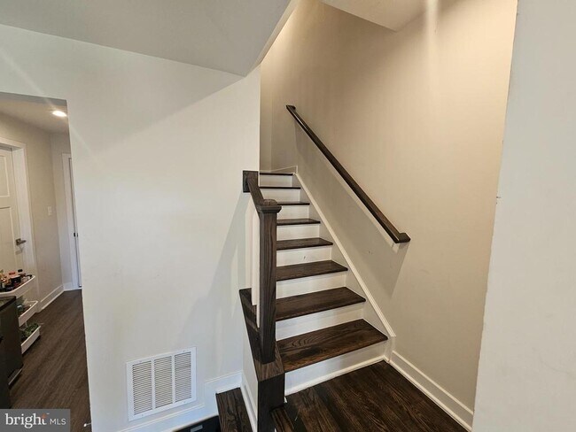 Building Photo - 11149 Meridian Hill Way