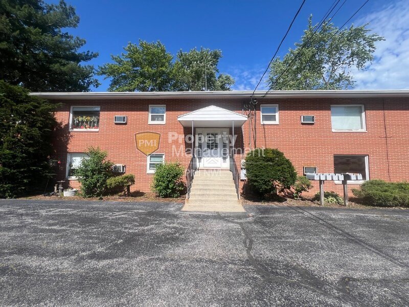 Primary Photo - 660 N Hobart Rd