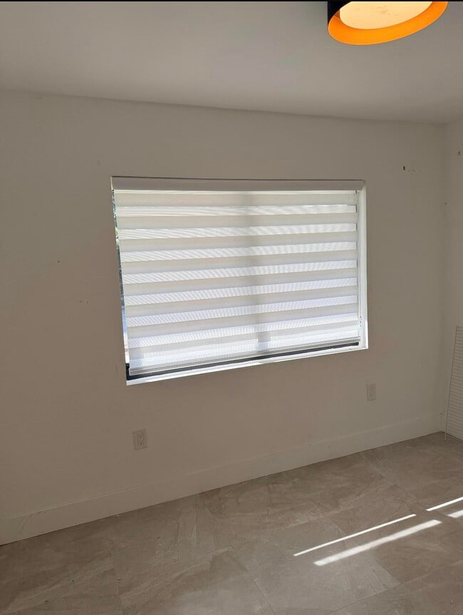 Building Photo - 911 79th Terrace