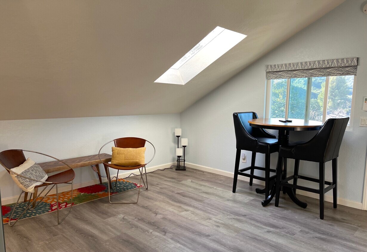 Foto principal - 16979 East Ln