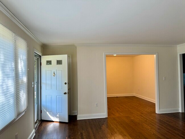 Building Photo - 37 Bailey Ln