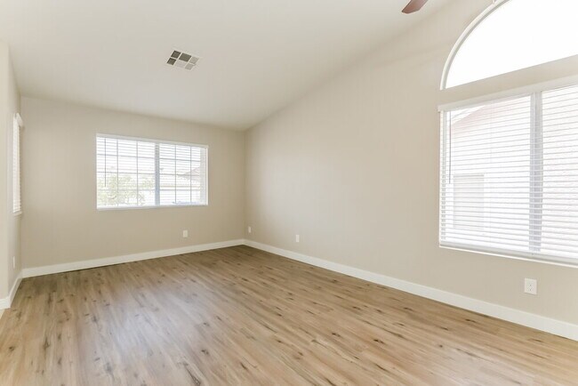 Building Photo - 534 Trocadero St