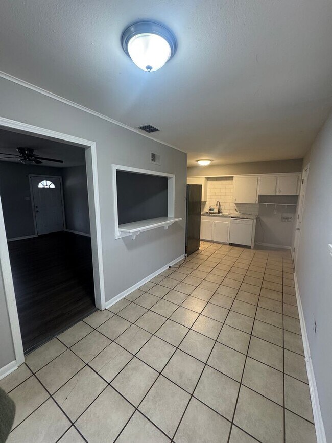 Building Photo - Cute 3 bedroom, 1 Bathroom in South Bossier