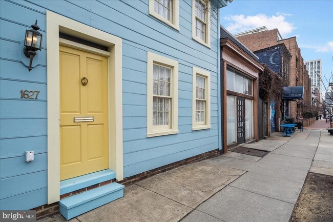 Building Photo - 1627 Aliceanna St