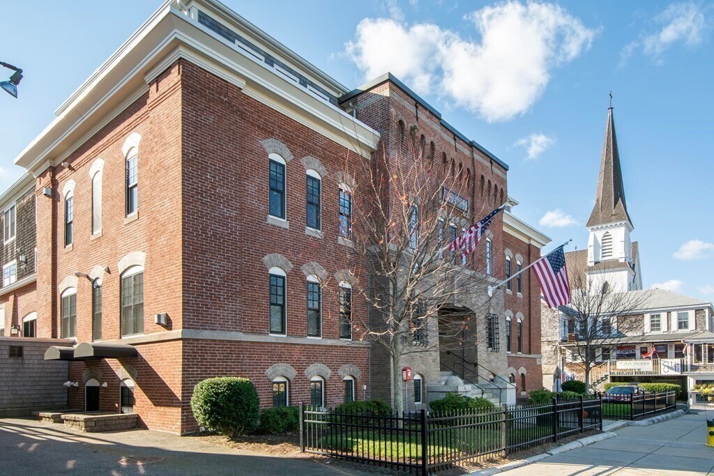 Primary Photo - 52 Obery St
