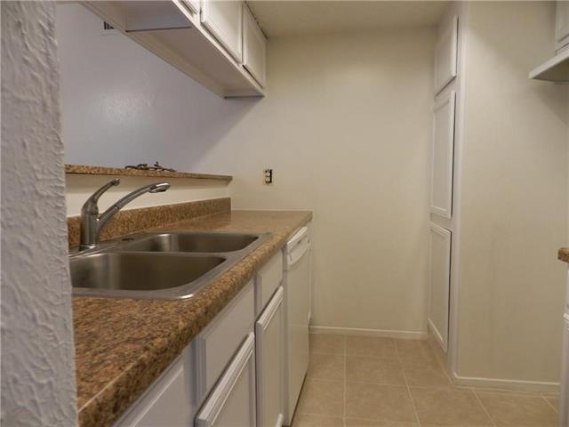 Foto del edificio - 9170 Forest Ln