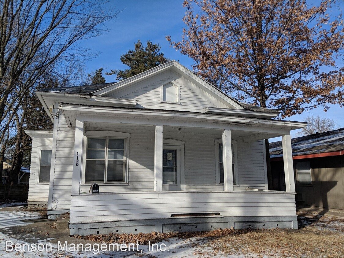 3 br, 2 bath House 1120 5th Ave South House Rental in La Crosse, WI