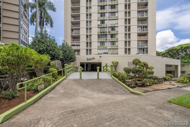 Building Photo - Beautifully maintained 1BR/1BA/1PKG unit i...