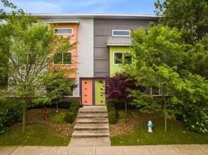 Building Photo - 1337 Oakland Ave