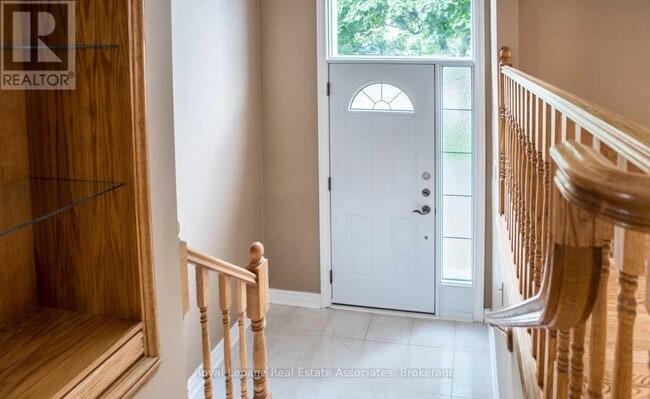 Building Photo - 9 Wilton Dr