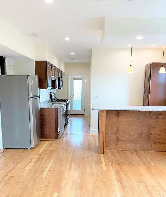 Photo - 28R Cherry St Apartment