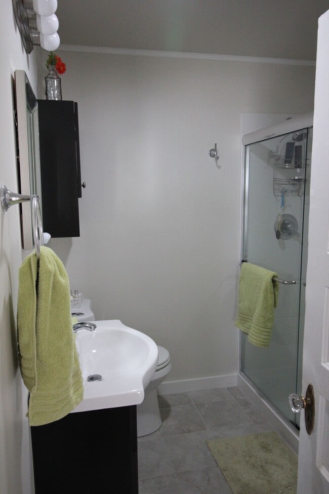 Bathroom - 509 Northeast Lincoln Street