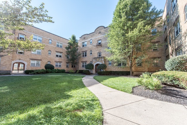 The Majestic - The Majestic Apartments