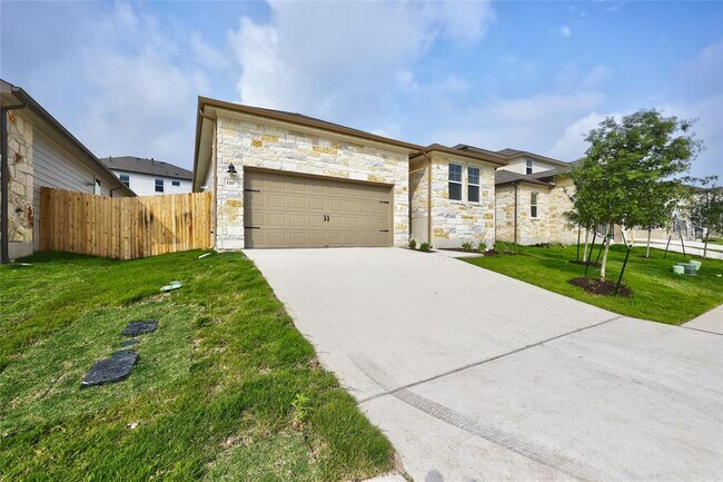 Building Photo - 120 Stellar Wind Dr