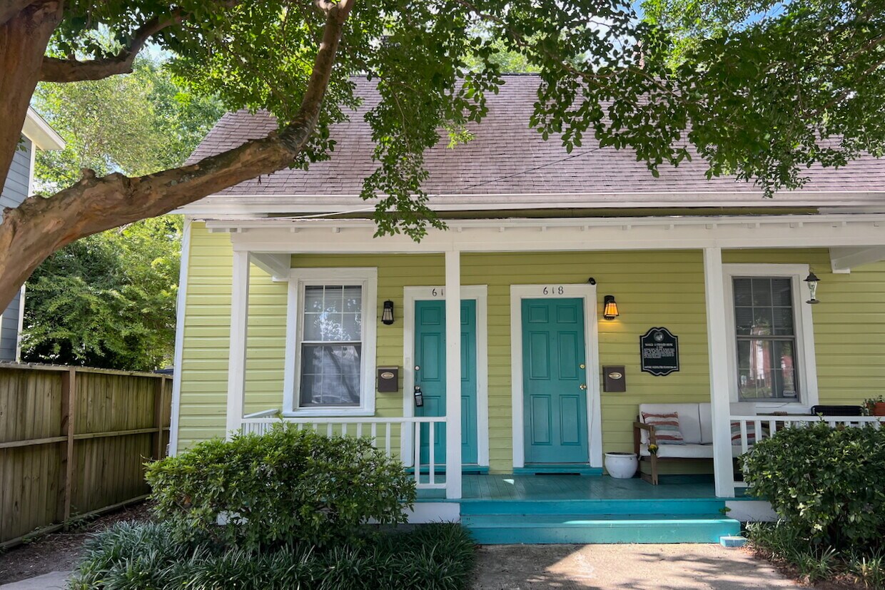 Primary Photo - 618 Nun St