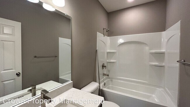 Building Photo - 4 br, 3 bath House - 18506 Olive Circle